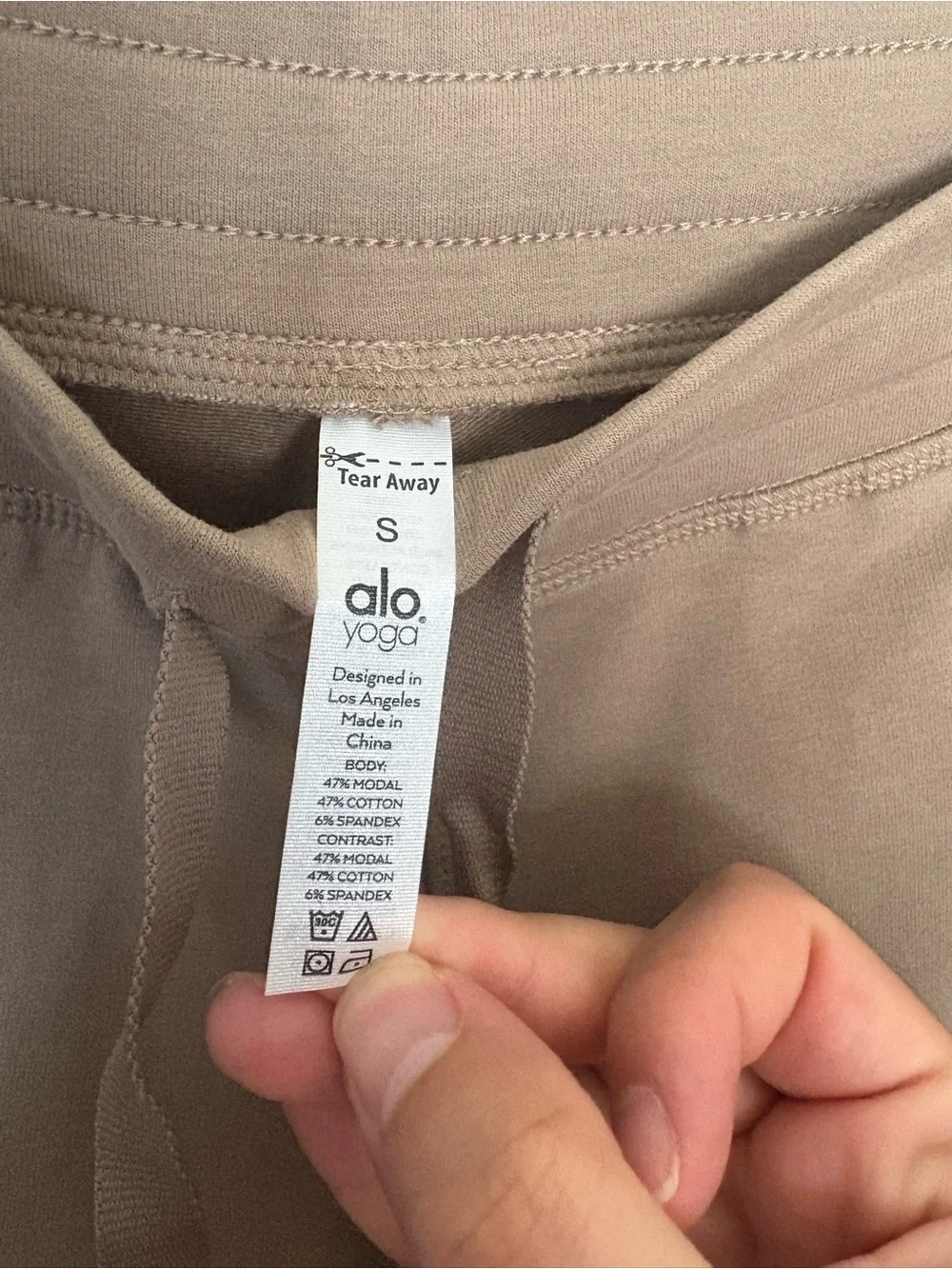 ALO Yoga soft cream